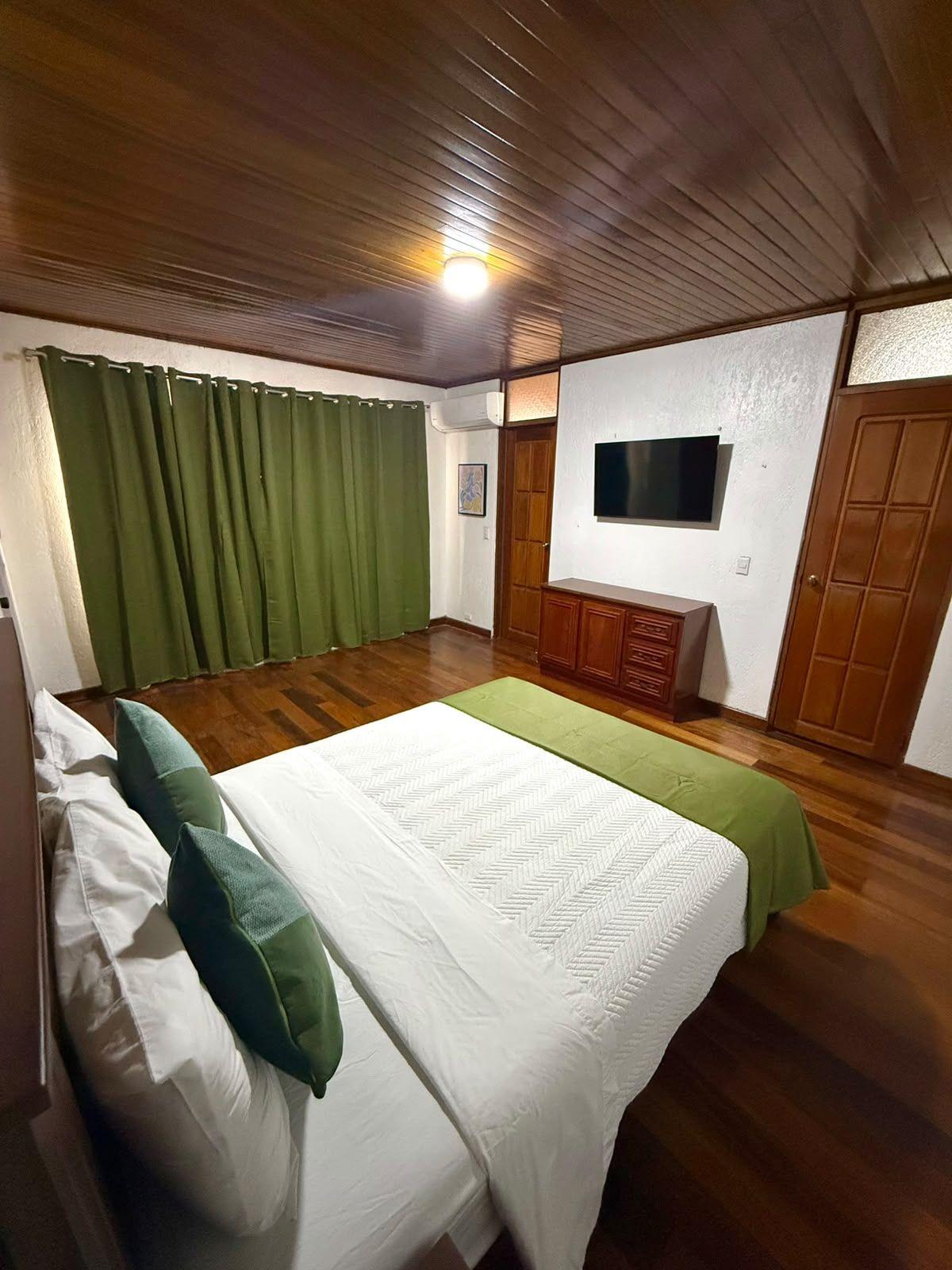 Deluxe with Private Bathroom